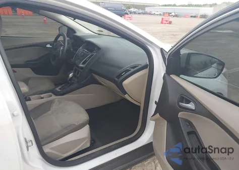 2014 Ford Focus Se z USA, uszkodzony, nr VIN 1FADP3F20EL159961